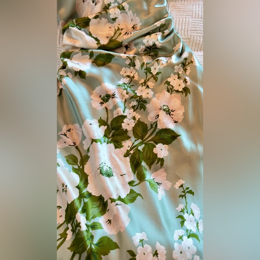 Reformation Anaiis Silk Dress In Tarragon, brand new, never worn, no flaws. - Picture 7 of 16